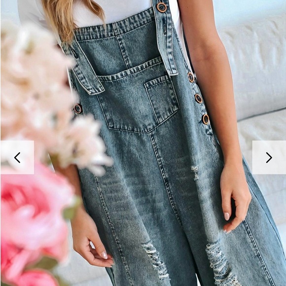 💚Fehrnvi Sage Green Women's Ripped Denim Overalls💚 - Picture 6 of 8